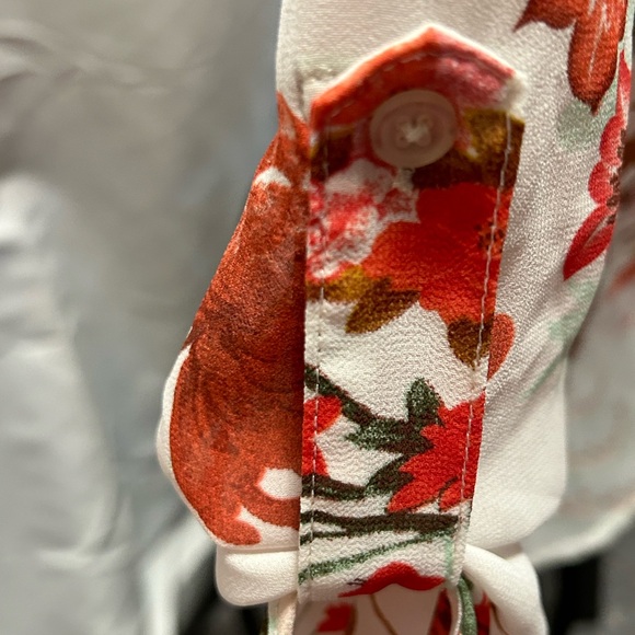 Kismet sheer floral blouse, size S - Picture 3 of 4